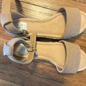 DV heeled sandals